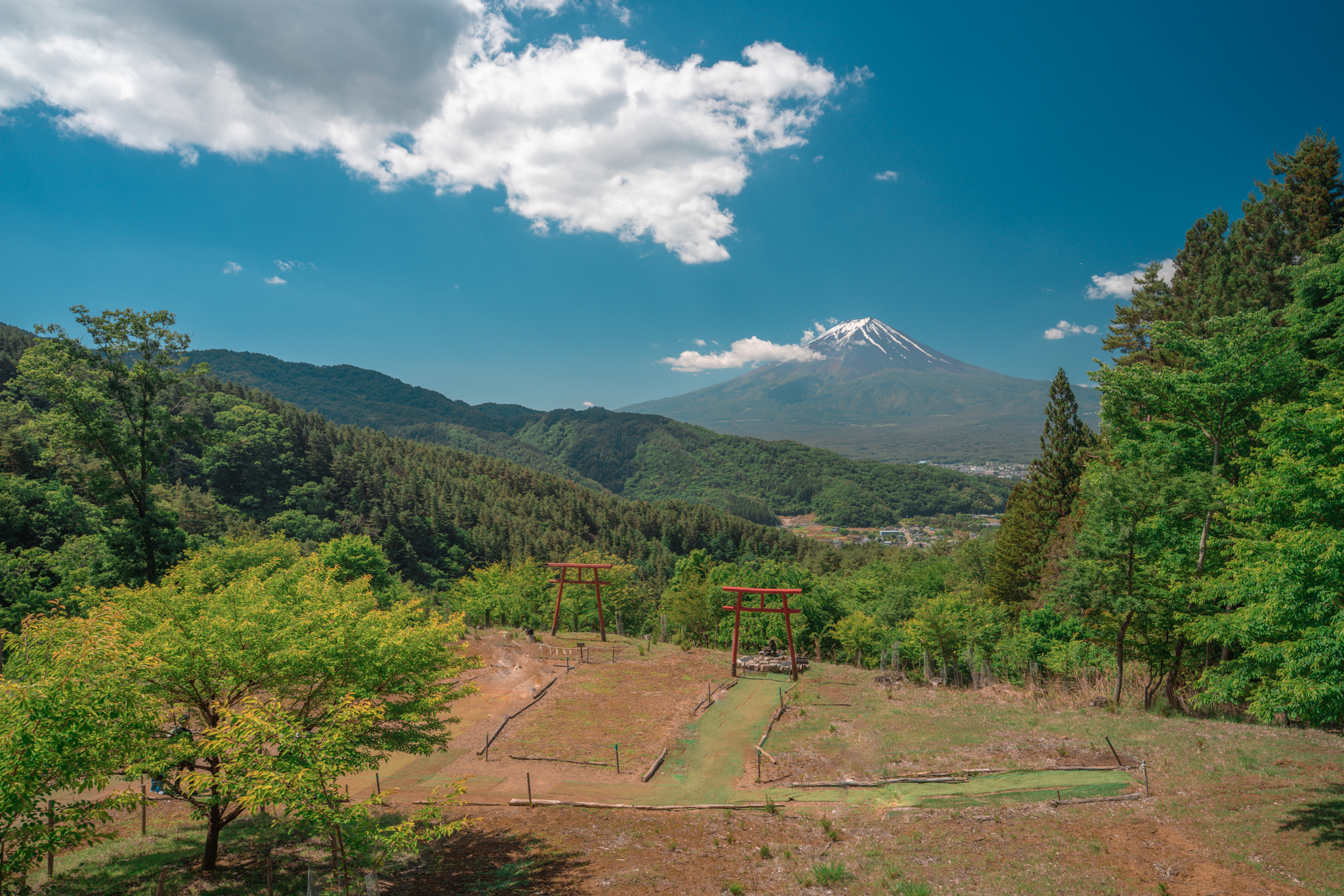 富士山遥拝所ようはいじょ天空の鳥居