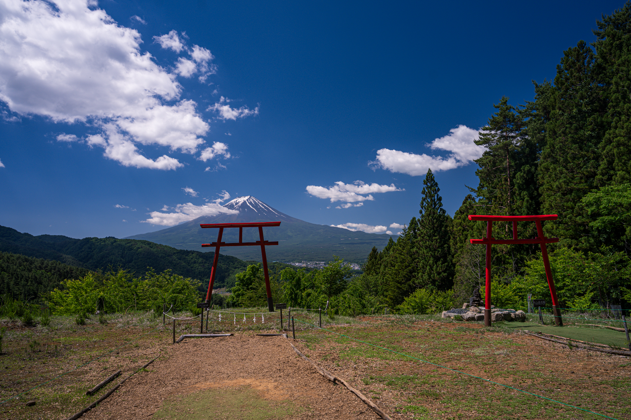 富士山遥拝所ようはいじょ天空の鳥居